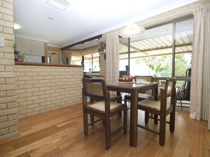 14 Rushton Terrace, Mount Nasura WA 6112