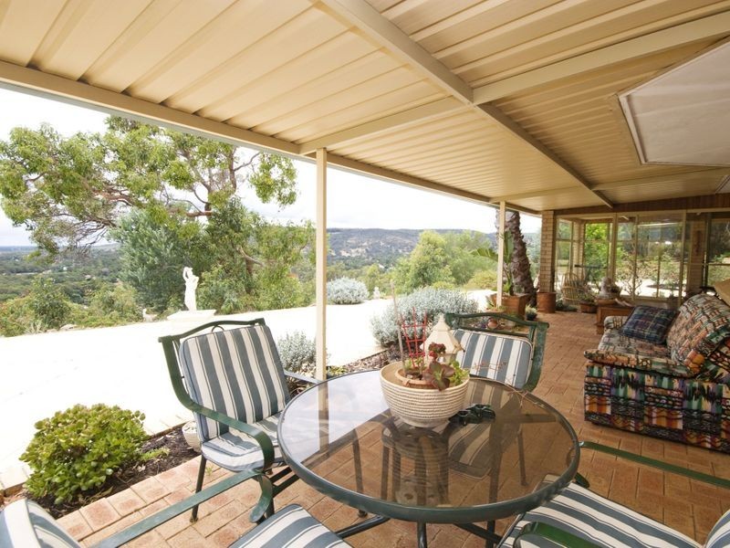 14 Rushton Terrace, Mount Nasura WA 6112