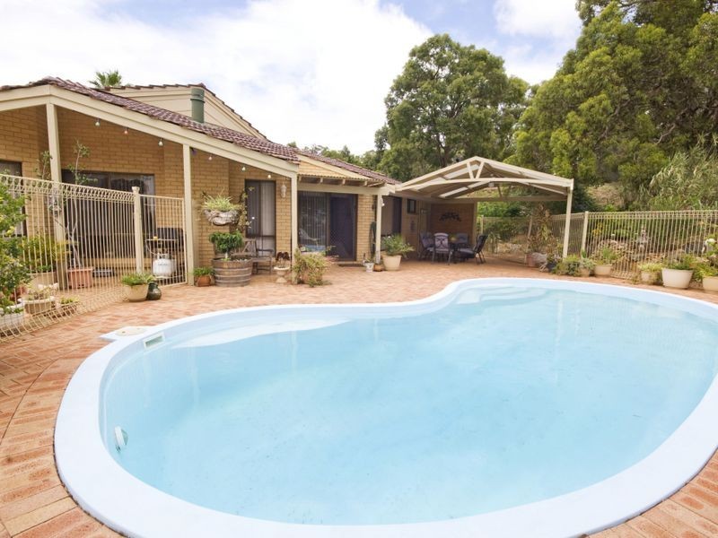 14 Rushton Terrace, Mount Nasura WA 6112