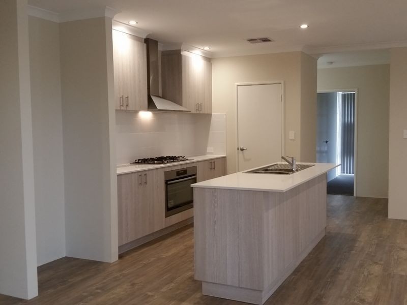 1 Tuart Ridge, Parmelia WA 6167