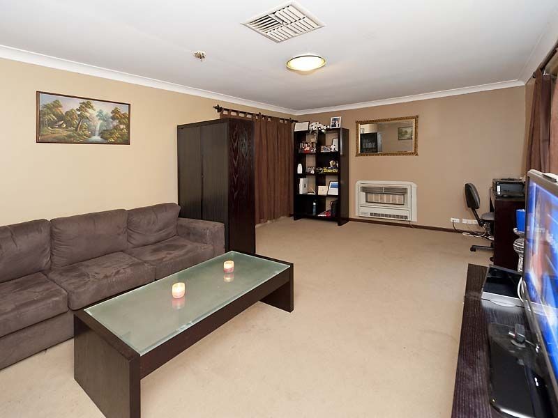 11 Winnunga Place, Armadale WA 6112