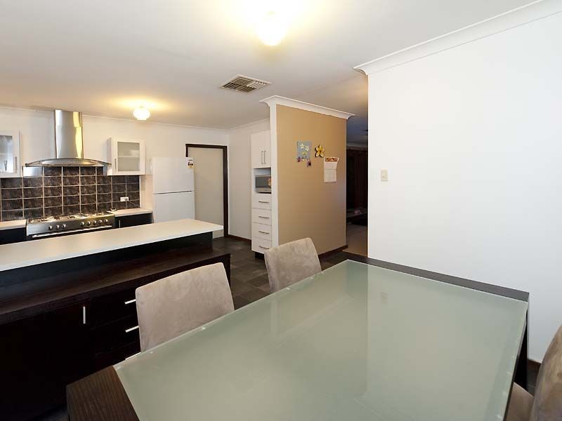 11 Winnunga Place, Armadale WA 6112