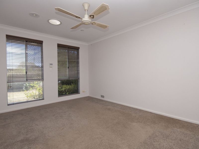 4 Coran Place, Camillo WA 6111