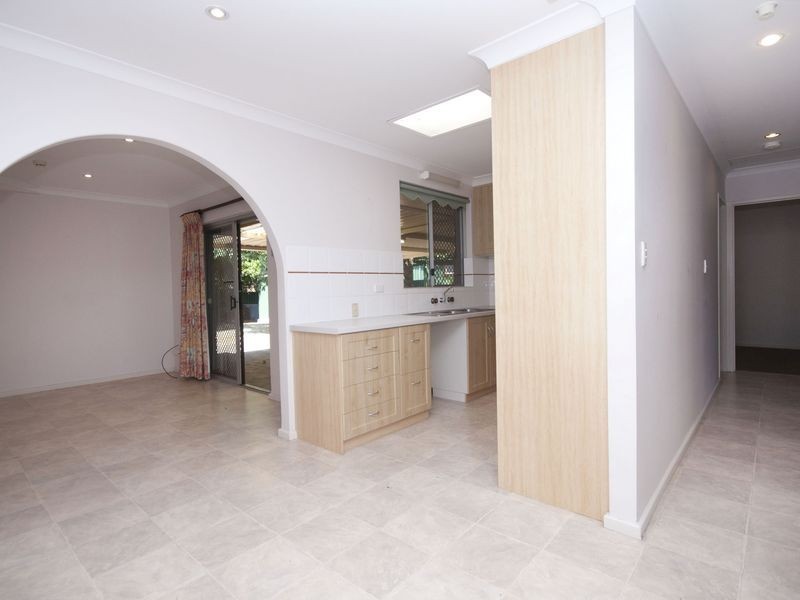 4 Coran Place, Camillo WA 6111