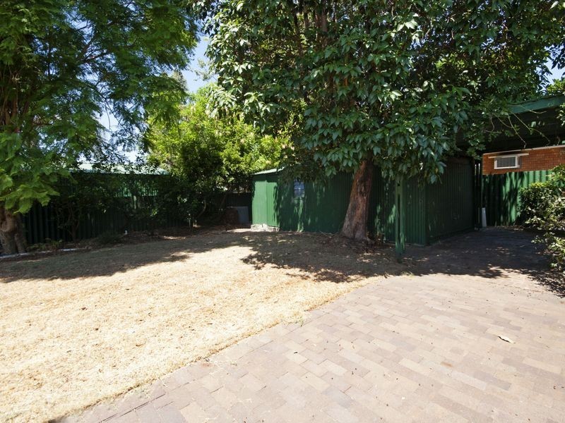 4 Coran Place, Camillo WA 6111