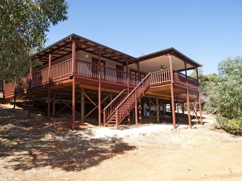 35 Talus Drive, Mount Richon WA 6112