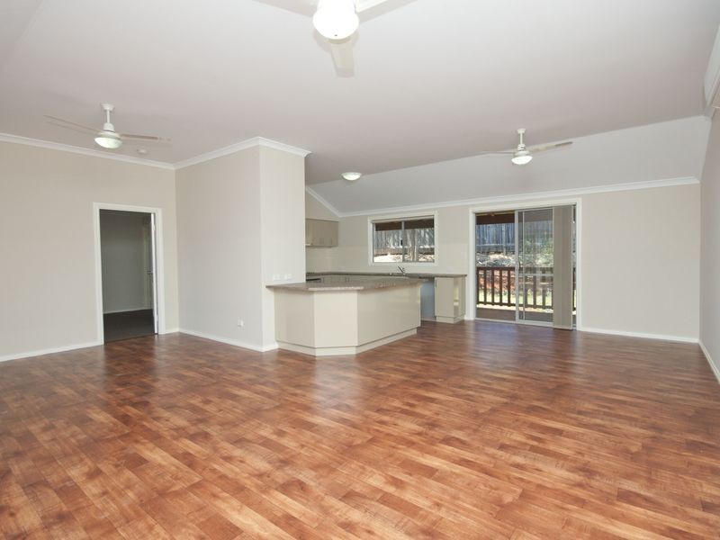 35 Talus Drive, Mount Richon WA 6112