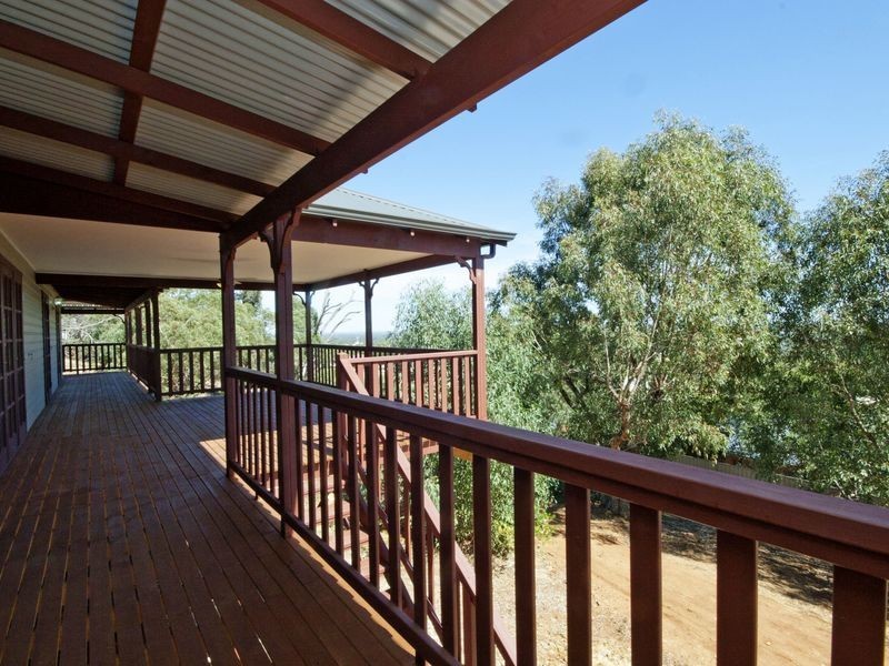 35 Talus Drive, Mount Richon WA 6112