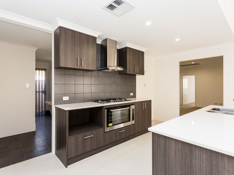 9 Manar Way, Byford WA 6122