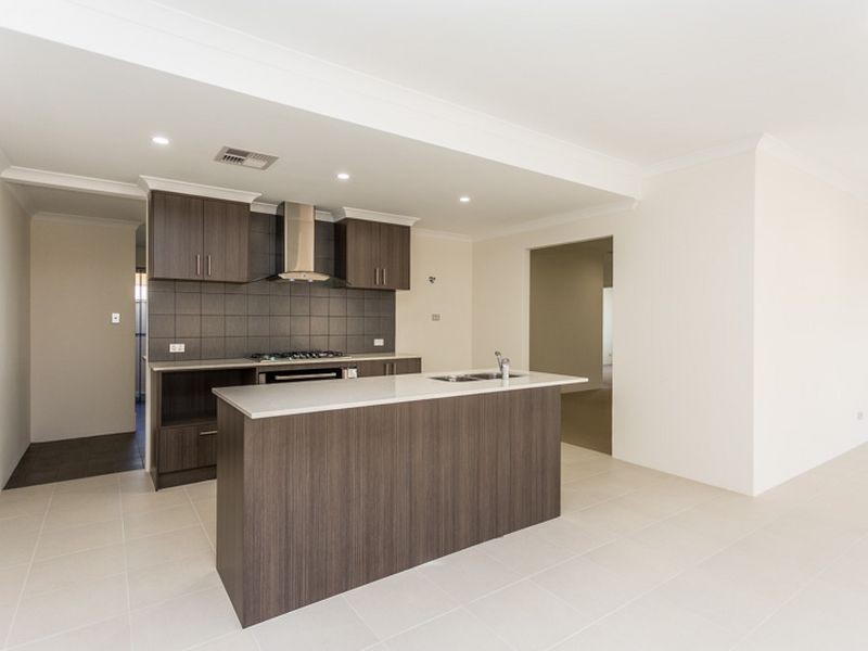 9 Manar Way, Byford WA 6122