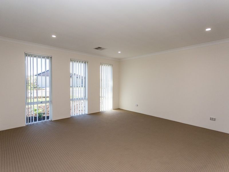 9 Manar Way, Byford WA 6122