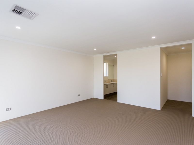 9 Manar Way, Byford WA 6122