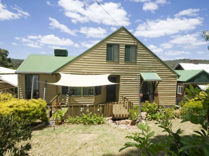 10 Barranduna Drive, Mount Nasura WA 6112