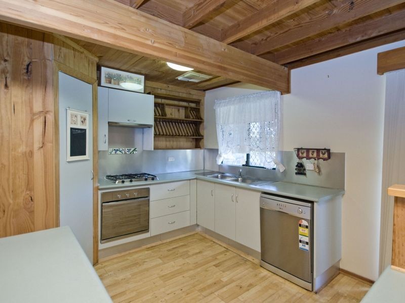 10 Barranduna Drive, Mount Nasura WA 6112