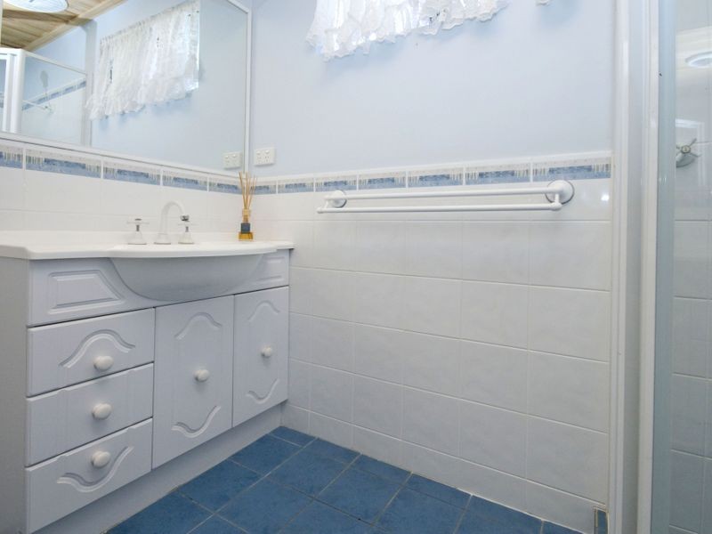 10 Barranduna Drive, Mount Nasura WA 6112