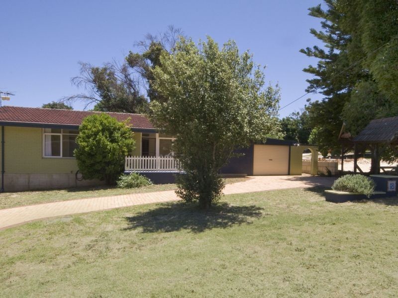 18 Steve Street, Kelmscott WA 6111