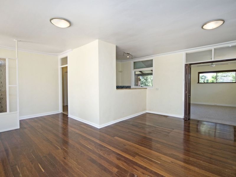 18 Steve Street, Kelmscott WA 6111