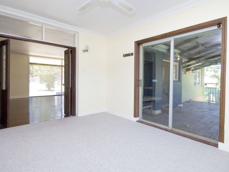 18 Steve Street, Kelmscott WA 6111