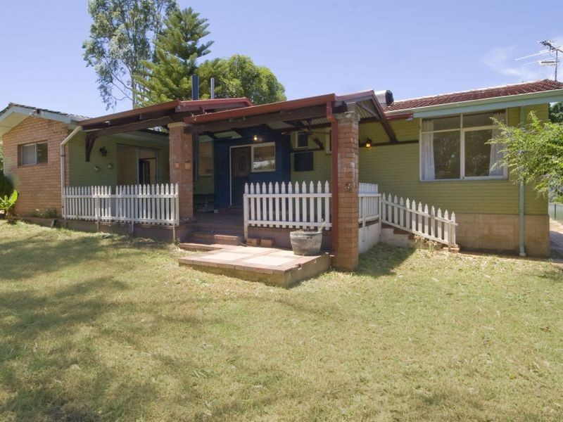 18 Steve Street, Kelmscott WA 6111