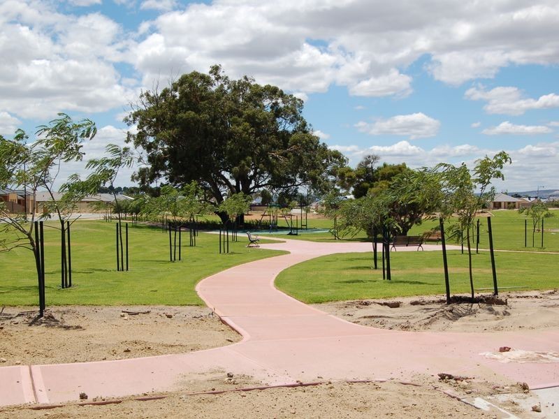 29 Dortmund Gardens, Piara Waters WA 6112