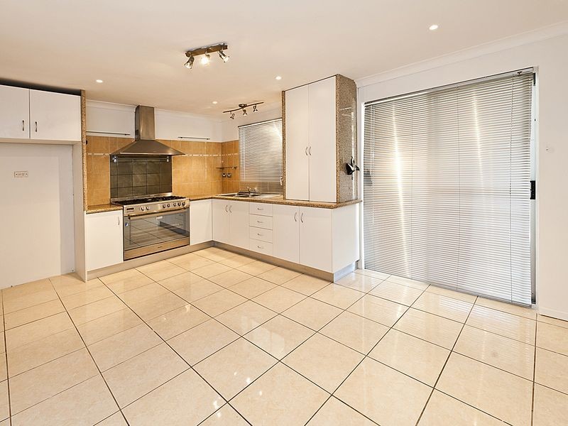 9 Pendragon Court, Camillo WA 6111