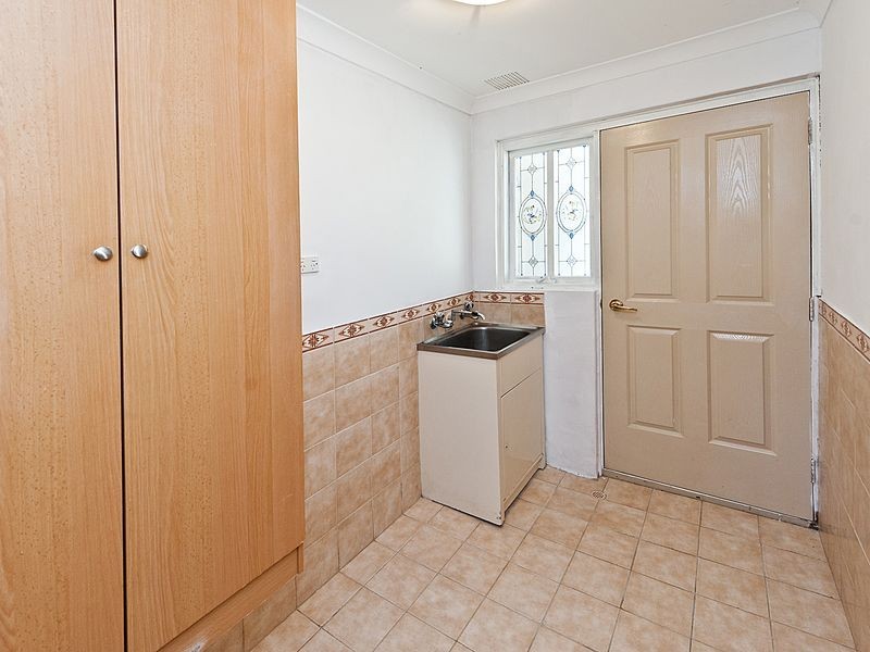 9 Pendragon Court, Camillo WA 6111