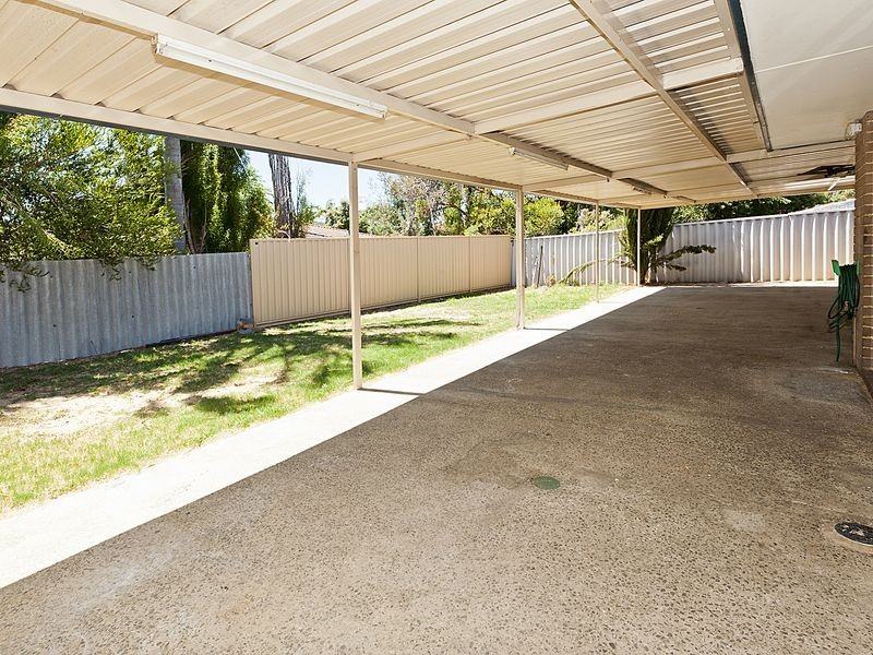 9 Pendragon Court, Camillo WA 6111