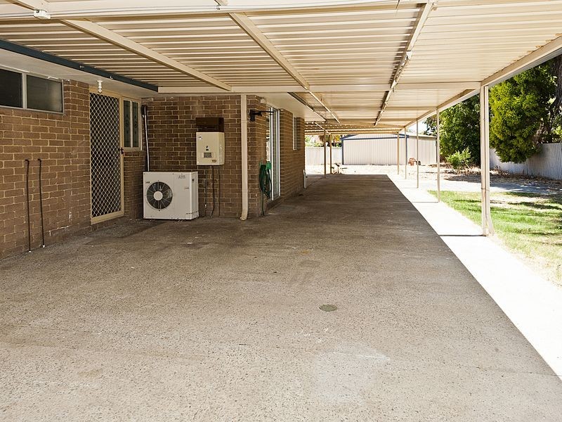 9 Pendragon Court, Camillo WA 6111