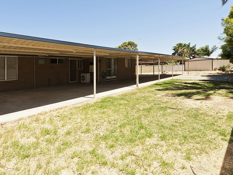 9 Pendragon Court, Camillo WA 6111