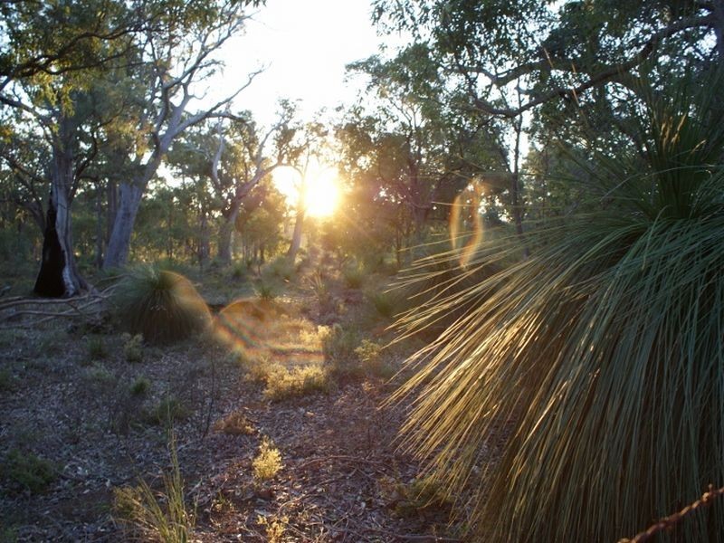 28 Cross Road, Bedfordale WA 6112