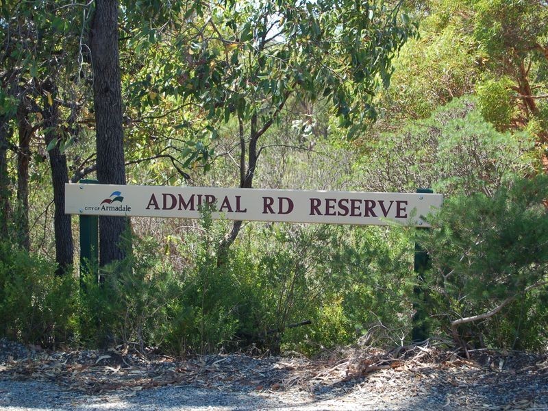 28 Cross Road, Bedfordale WA 6112