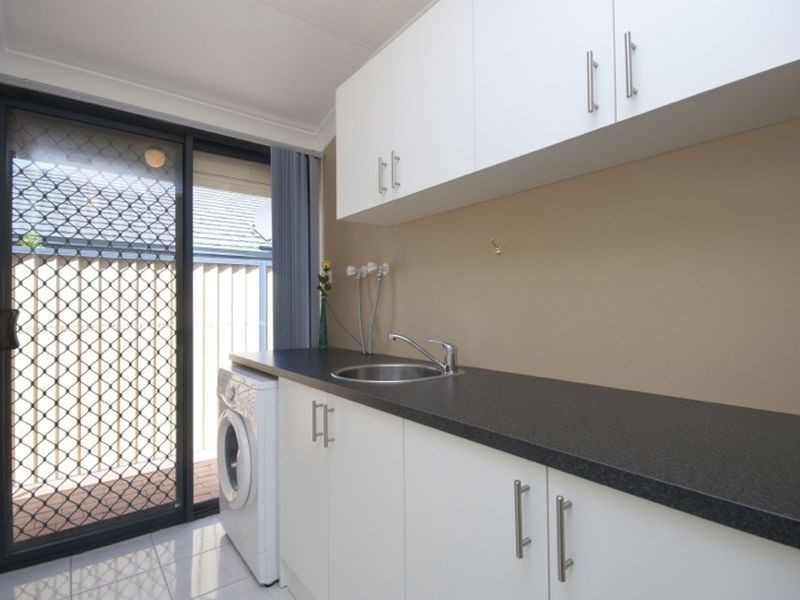 44 Sycamore Ave, South Lake WA 6164