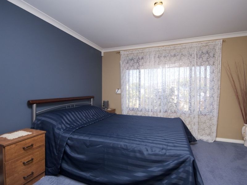 44 Sycamore Ave, South Lake WA 6164