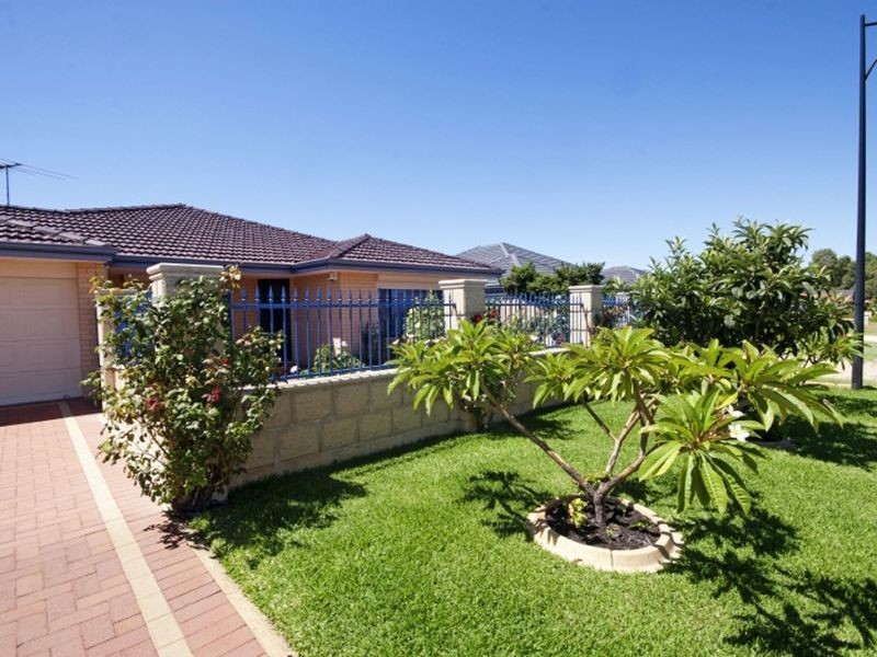 44 Sycamore Ave, South Lake WA 6164