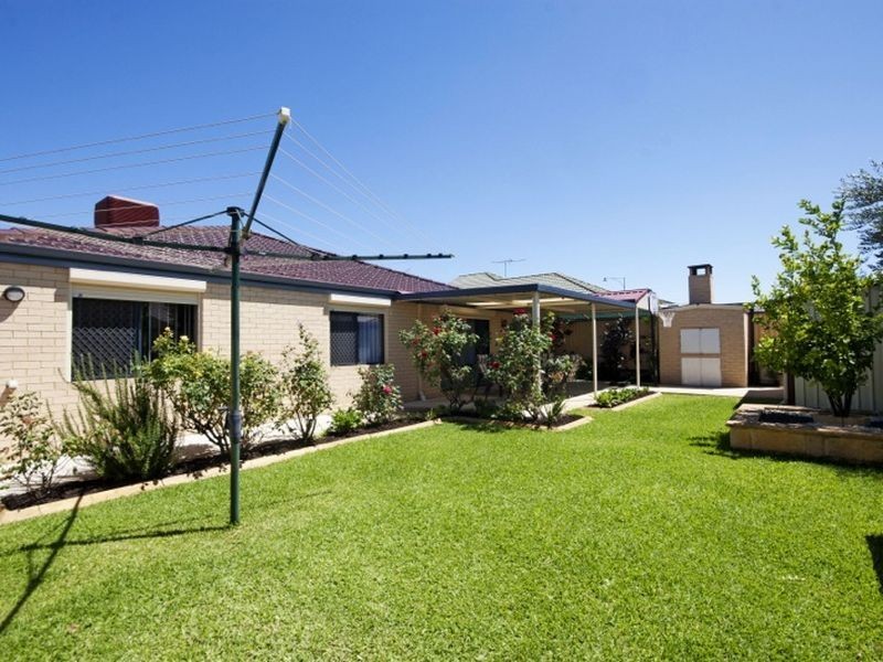 44 Sycamore Ave, South Lake WA 6164