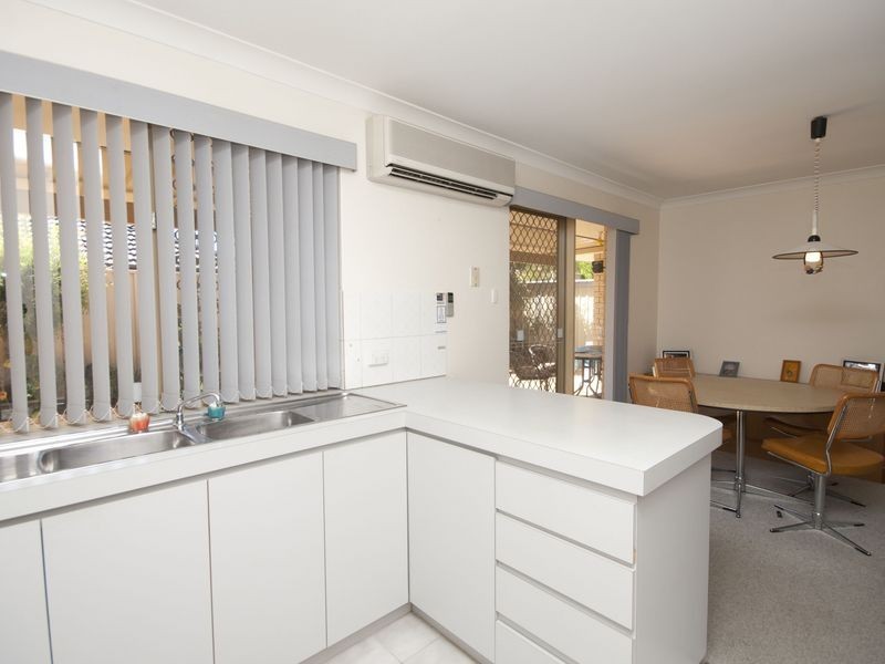 8/18 Lathwell Street, Armadale WA 6112