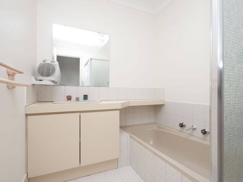 8/18 Lathwell Street, Armadale WA 6112