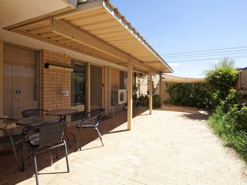 8/18 Lathwell Street, Armadale WA 6112