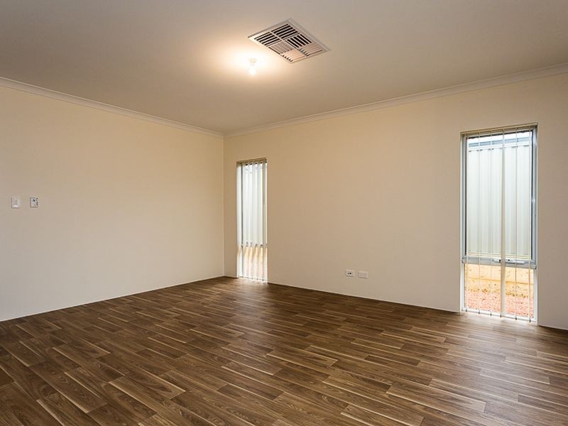 10 Foulkes Way, Byford WA 6122