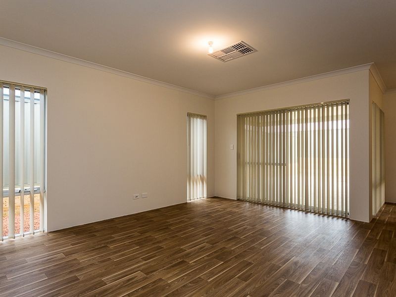 10 Foulkes Way, Byford WA 6122