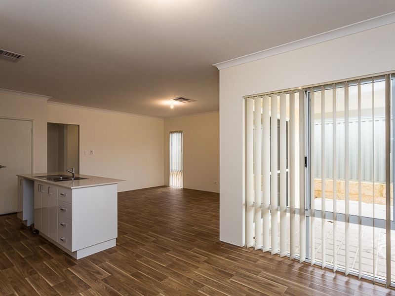 10 Foulkes Way, Byford WA 6122