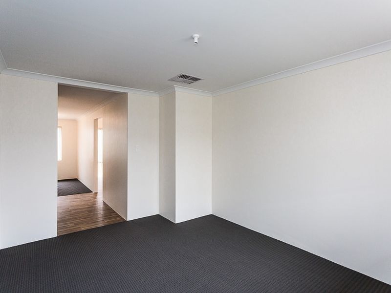 10 Foulkes Way, Byford WA 6122