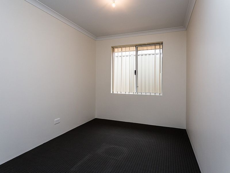 10 Foulkes Way, Byford WA 6122