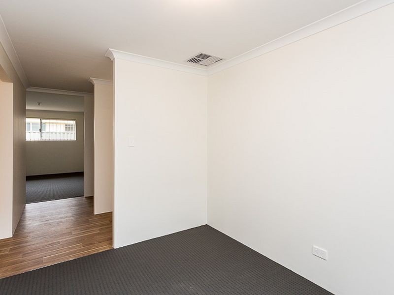 10 Foulkes Way, Byford WA 6122