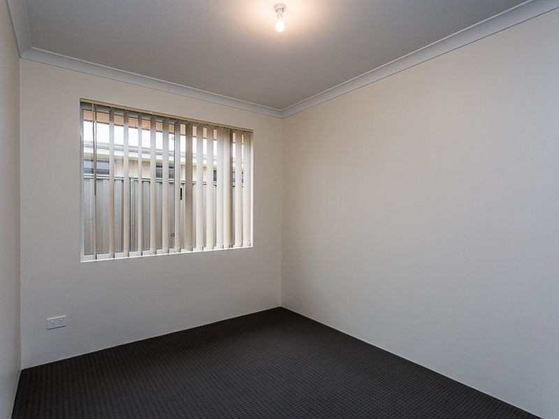 10 Foulkes Way, Byford WA 6122