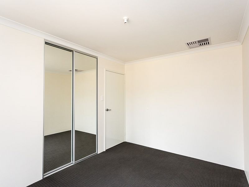 10 Foulkes Way, Byford WA 6122