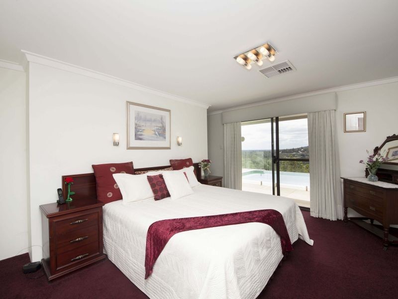 121 Salter Road, Mount Nasura WA 6112