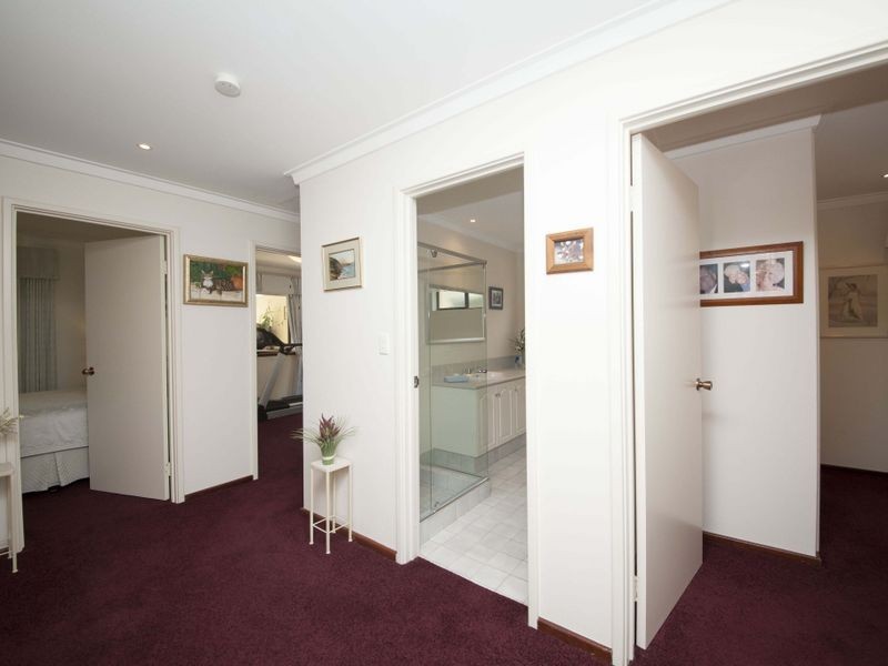 121 Salter Road, Mount Nasura WA 6112