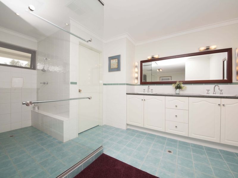 121 Salter Road, Mount Nasura WA 6112