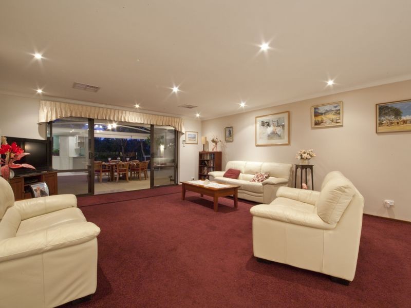 121 Salter Road, Mount Nasura WA 6112